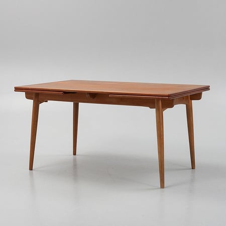 Hans J. Wegner